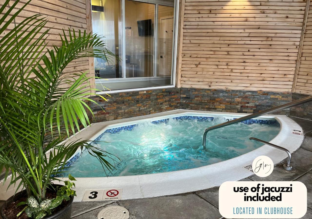 Getaway Villa- 3 Mins To Mohegan- Fully Stocked With Two Full Beds & Fireplace- Jacuzzi, Saltwater Pools, Sauna Norwich Ngoại thất bức ảnh